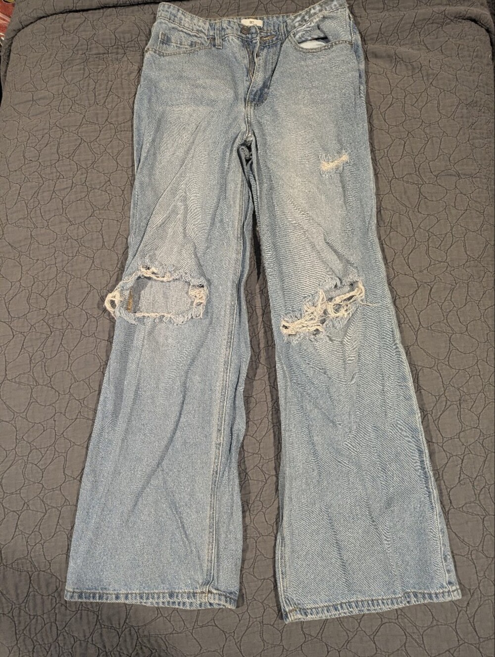 Distressed Light Wash Jeans – Ripped Denim